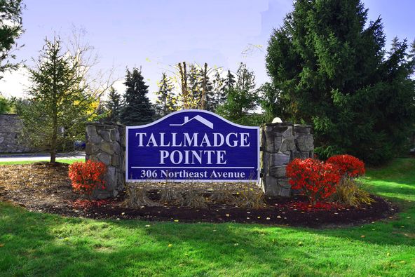 Tallmadge Pointe Apartments: 306 Northeast Ave, Tallmadge, OH 44278
